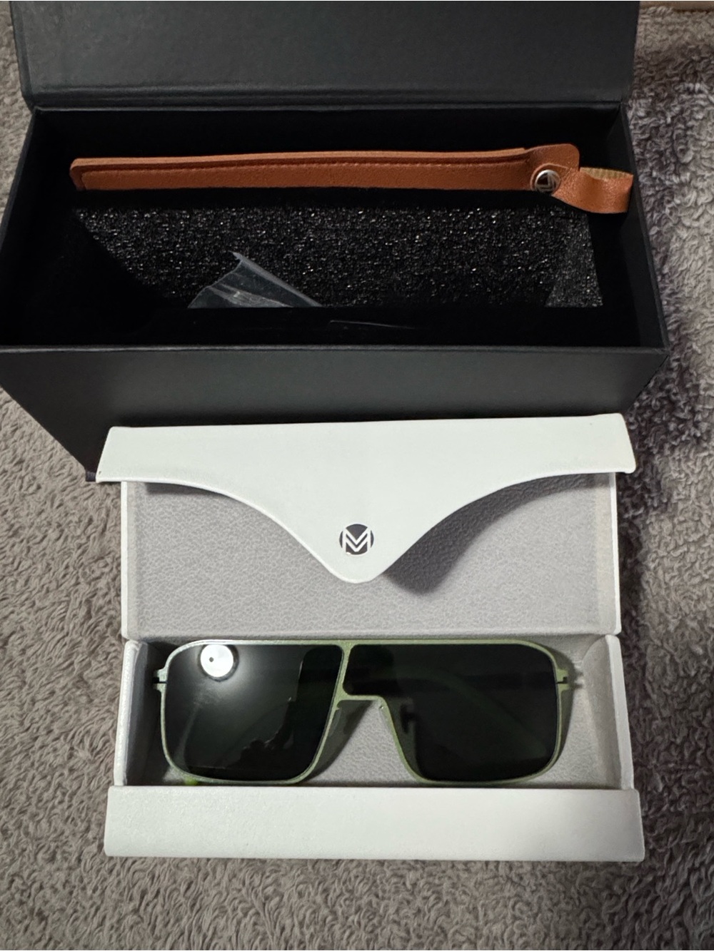 NWT MLiMLi LASER Green Framed Sunglasses 2 Cases
